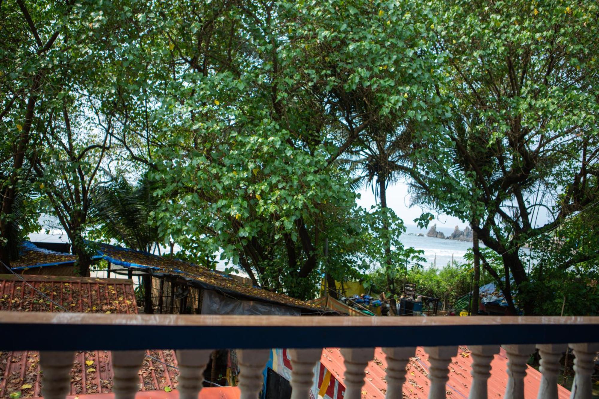 12 Monks - Beachside Hostel Arambol Exterior foto